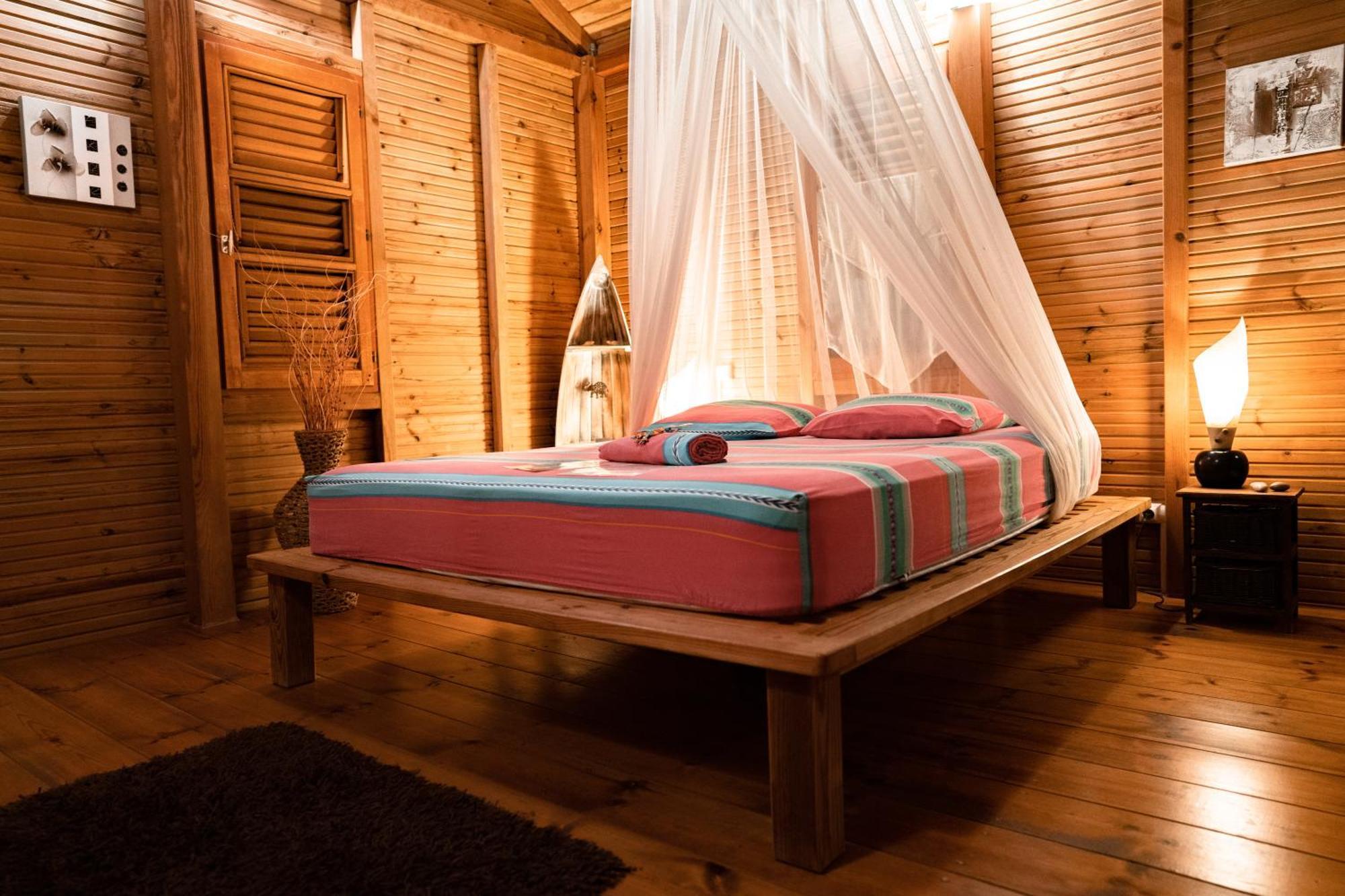 Au Jardin Des Colibris Ecolodge&Spa Deshaies Εξωτερικό φωτογραφία